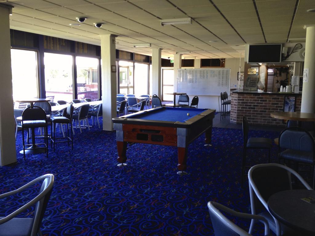 Town & Country Motor Inn Forbes Exterior photo