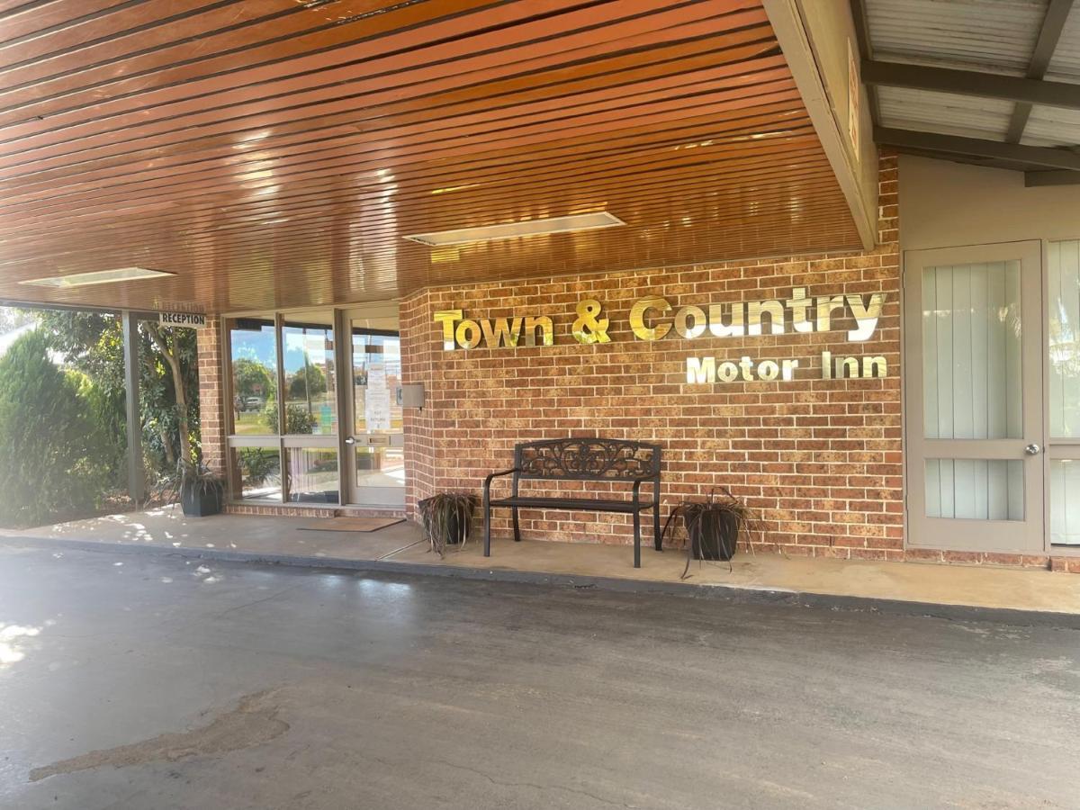 Town & Country Motor Inn Forbes Exterior photo
